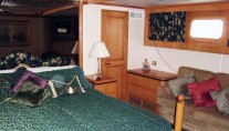 TURNIN LEFT -  Master Cabin